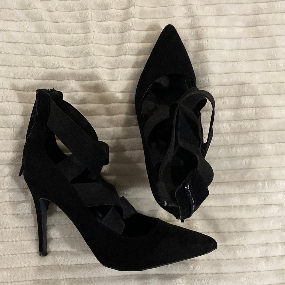 Black heels - Picture 2 of 5